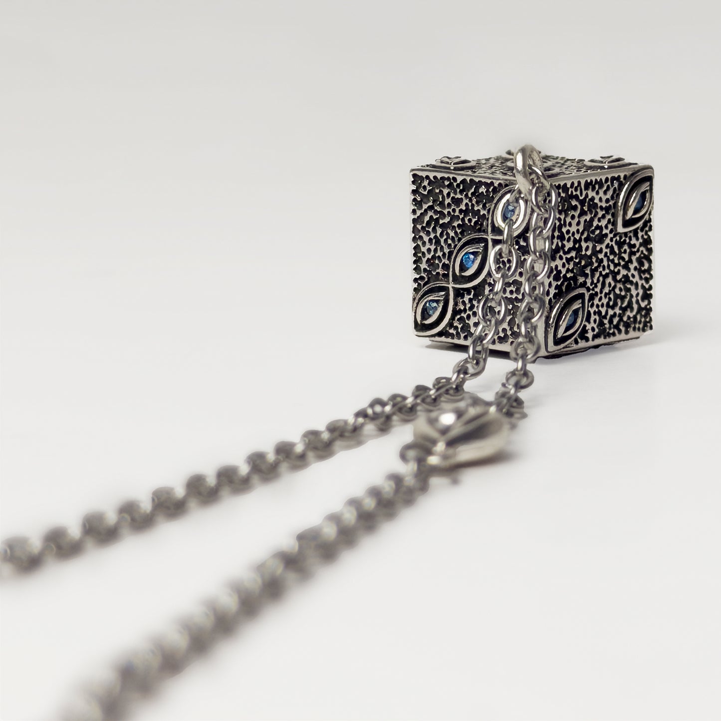Collar "Gokumonkyo"
