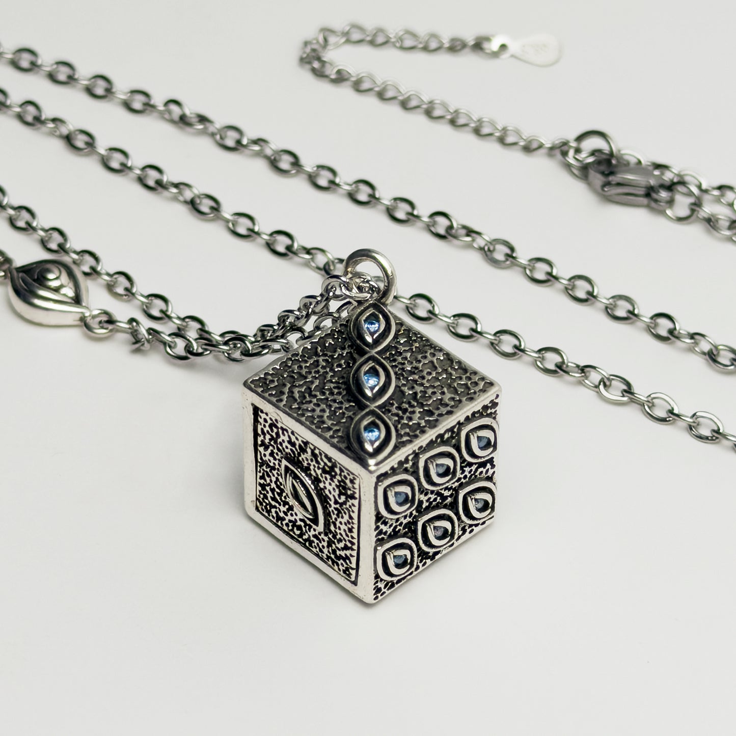 Collar "Gokumonkyo"