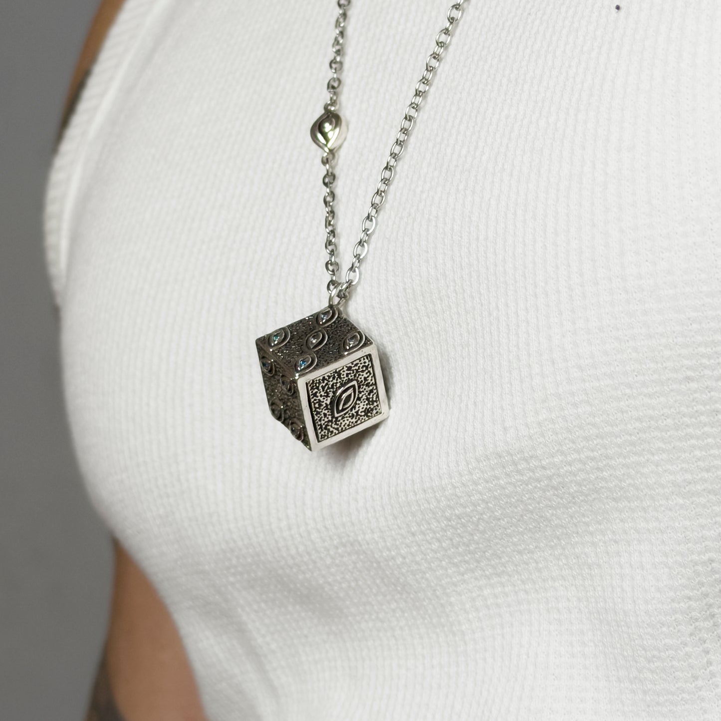 Collar "Gokumonkyo"
